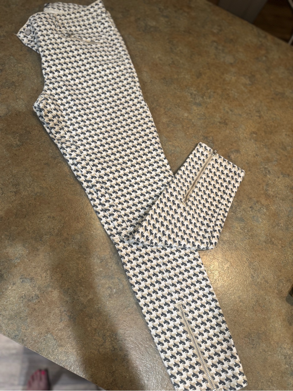 J Mclaughlin Patterned Leggings In Cream And Navy